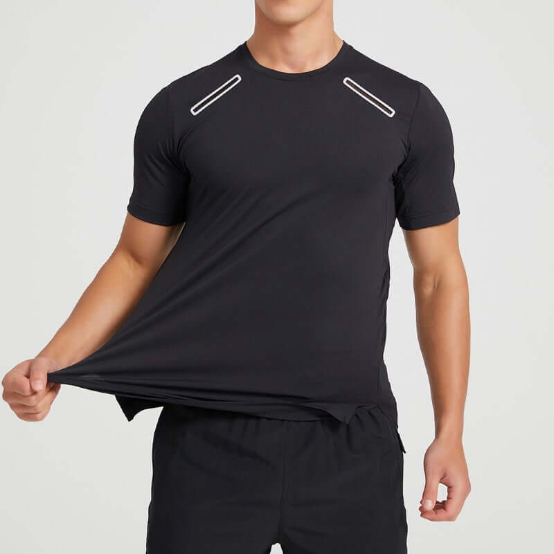 Men's quick-drying black T-shirt with short sleeves, perfect for outdoor activities and large sizes.