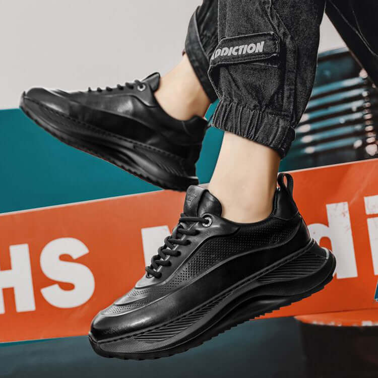 Men's black thick-soled sports shoes with lace-up design, perfect for casual and breathable wear.
